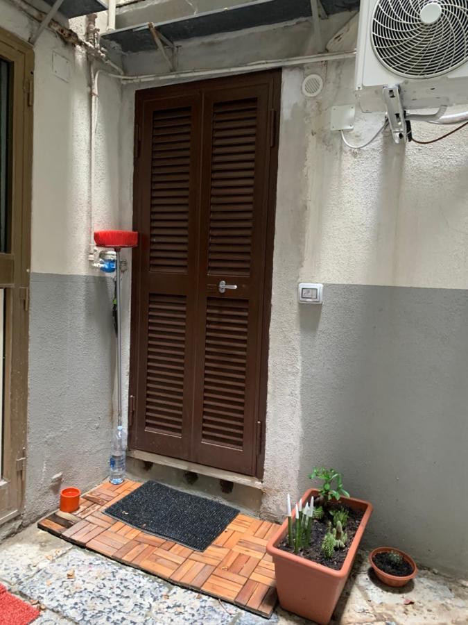 La Casetta Ai Gradoni Di Chiaia Napoli Bagian luar foto