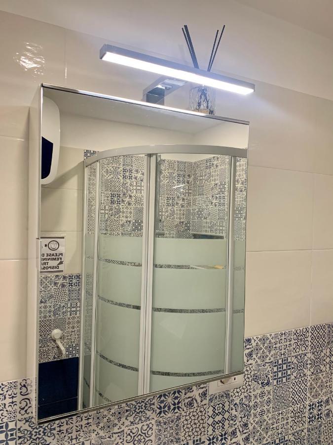La Casetta Ai Gradoni Di Chiaia Napoli Bagian luar foto
